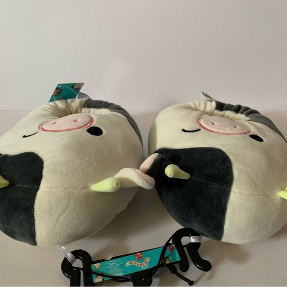 NWT. SQUISHMALLOWS Connor The Cow Slippers - Picture 4 of 7